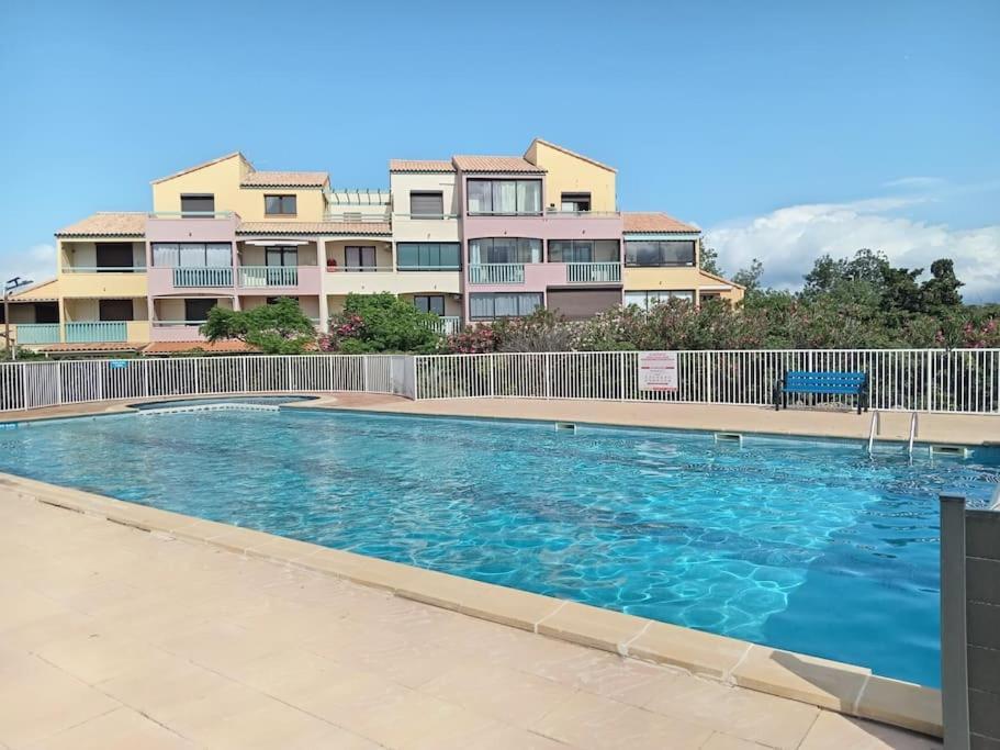 Jolie Maisonnette Dans Residence Calme Avec Piscine Le Barcares Luaran gambar