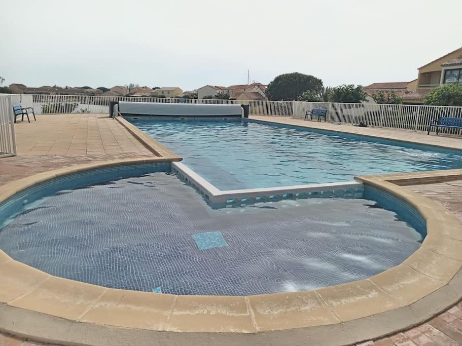 Jolie Maisonnette Dans Residence Calme Avec Piscine Le Barcares Luaran gambar