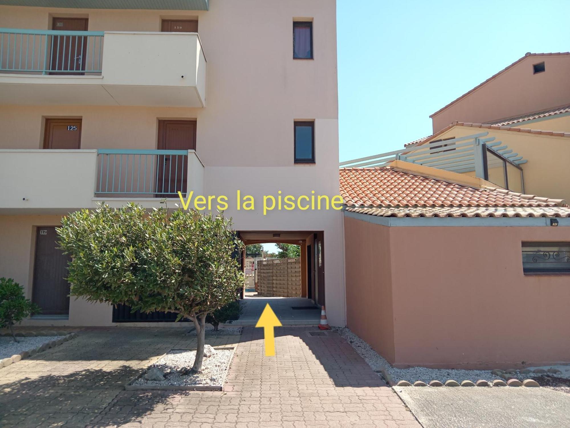 Jolie Maisonnette Dans Residence Calme Avec Piscine Le Barcares Luaran gambar
